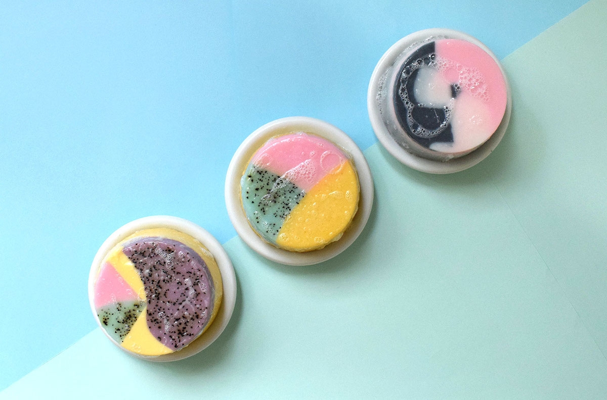 沐浴時間，全新的沐浴用品香皂產品包裝設計，盡情的放松休息吧！