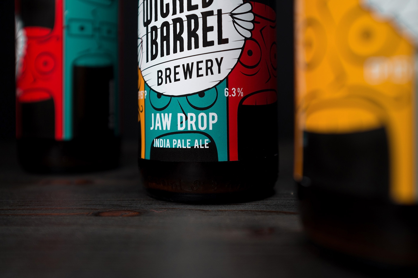 邪惡的啤酒包裝設計，喝了會掉下巴哦