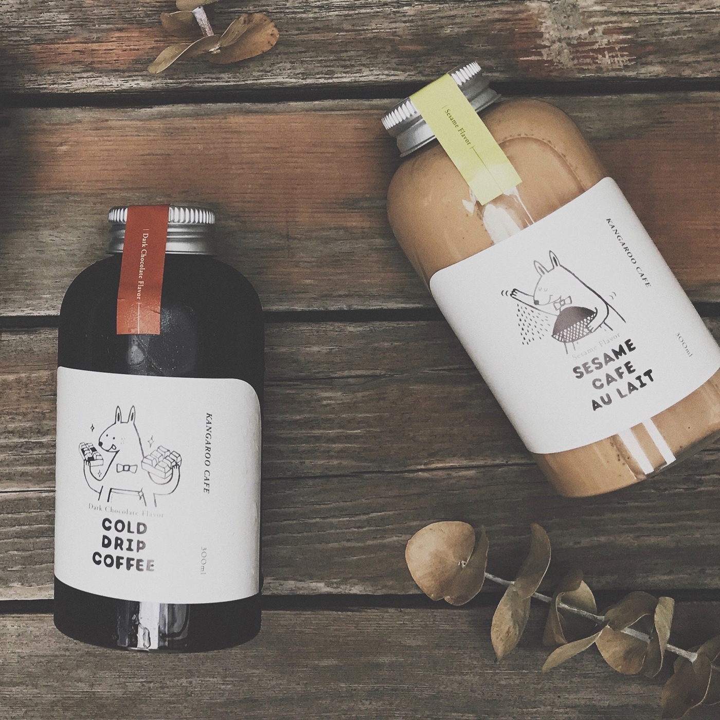 黑巧克力、水果風味、芝麻歐蕾三種不同的咖啡包裝設計