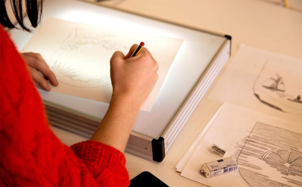 打開通往另一個世界的神奇之窗，帶你享受生活中片刻的寧靜｜蘇打水包裝設計